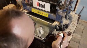 Замена щёток на рейсмусе utool utp12t (нюансы замены )