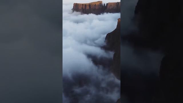 Облака выглядят как волны 🌊☁️😯Clouds look like waves