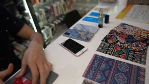 Плоттер MOCOLL / оклейка смартфона в декоративную пленку / особенности оклейки / подробный обзор