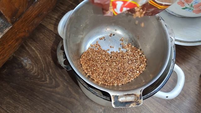 Миші захопили хату в селі. Довелося розбирати піч смотреть онлайн