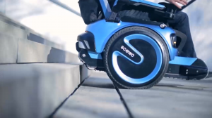 Новая инвалидная коляска которая умеет ездить по лестницам