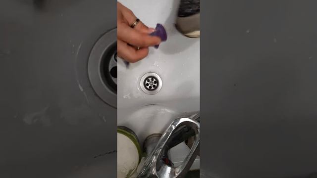 Как  почистить кроссовки от травы без труда....без стирки смотреть онлайн