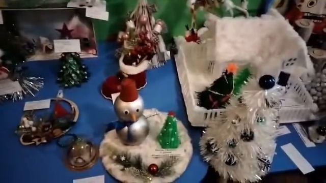 Выставка новогодних поделок "Мастерская Деда Мороза" смотреть онлайн