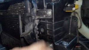 Замена рамки радиаторов. Телевизор. Без разборки. Авто из США ремонт под ключ. Tiguan. Часть 12