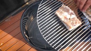 Копчёное сало в пеллетном гриле Weber smokefire ex4 и коптильне Weber wsm. Как засолить сало.