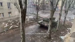 Работа экипажа танка Т-90М ЧВК Вагнер в Бахмуте по позиции украинских войск