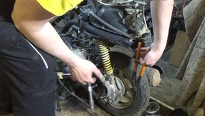 Разбор мотора Honda Dio AF 62 часть 1