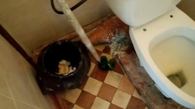 Прочистить унитаз? без вантуза. смотреть онлайн