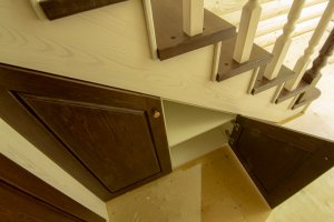 Изготовление мебели под лестницу из ЛДСП