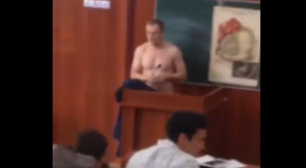 Преподаватель Дагестанской Медицинской Академии разделся до гола во время лекции