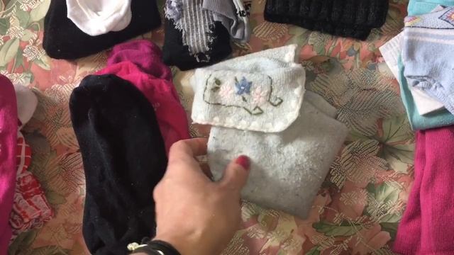 ПРОЦЕСС расхламления носков по методу Конмари. Покажу и расскажу сколько у меня всего пар. смотреть онлайн