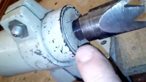 Токарный станок из дрели (заводской набор приспособлений).