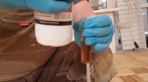 Скрипит паркет, что делать? Убираем скрипы в полу при помощи клея.