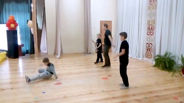 2017.10.05 Выступление в школе №158. Студия брейк-данса "Sense of life" смотреть онлайн