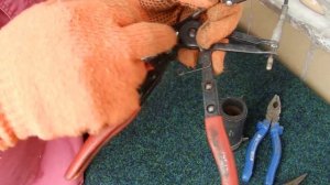 Приспособление для работы с хомутами в труднодоступных местах