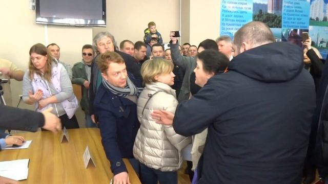 Народный сход жителей микрорайона 'Крылатское' 18.03.2017 - часть 1 смотреть онлайн