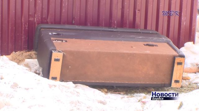 Кто должен убирать мусор вокруг баков? смотреть онлайн