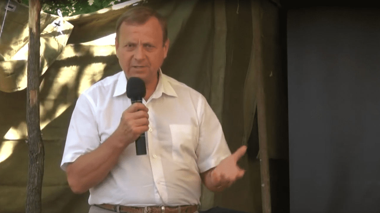 Ефимов В. А.  в Шаймуратово. Малоэтажная Россия..mp4