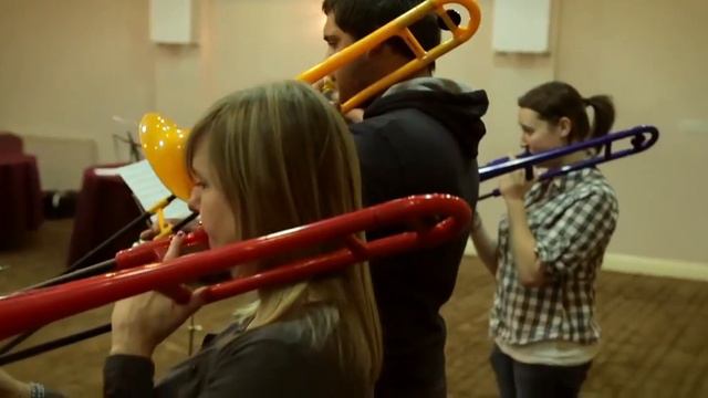 Trombón De Plástico pBone смотреть онлайн