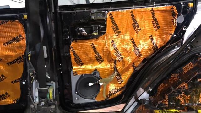Mitsubishi Pajero звукоизоляция дополнительная. Заводская изоляция есть, но явно было недостаточно смотреть онлайн
