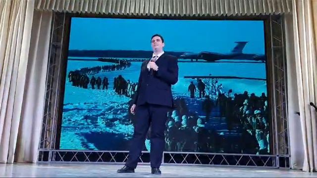 Конищев Игорь Николаевич исполняет песню " Синева" смотреть онлайн