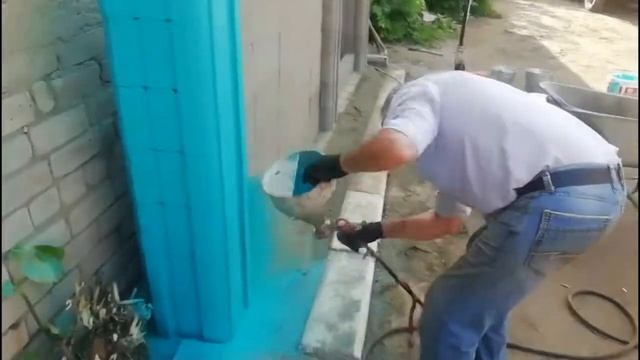 Покраска столбовых заборных блоков