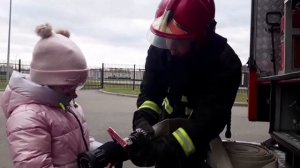 Пожарники. Пожарная машина. Папа и Карина пожарники. Республиканский конкурс.