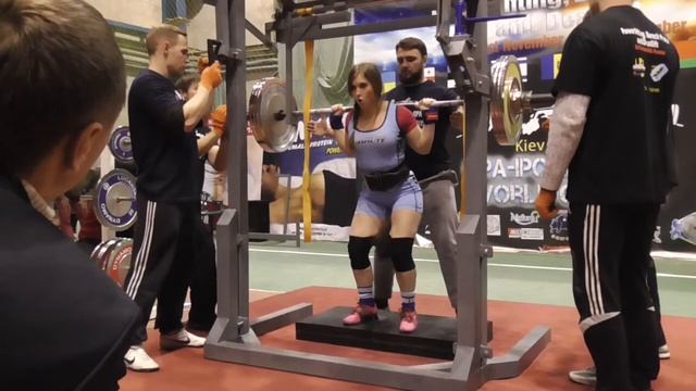 020 Приходько Оксана. Приседания 160 кг . Кубок Мира 2015 (GPA/UPC - GPA-IPO & GPA-D) смотреть онлайн