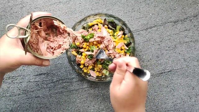 Салат " ПЯТИМИНУТКА" без майонеза можно худеющим / ПП салат с тунцом и свежими огурцами, яйцом