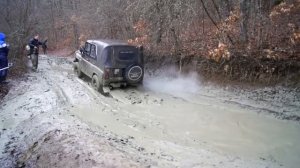 Покатушки на внедорожниках, не смогли проехать, даже уаз застревал