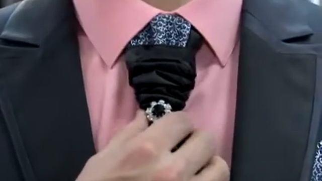 Как одеть молодого человека на новогодний корпоратив? смотреть онлайн