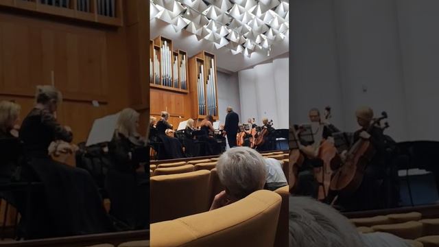 Это я на скучно но на интересом выступление!)))