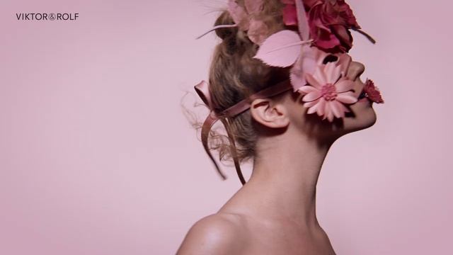 Viktor&Rolf Flowerbomb: Anya Taylor-Joy new ambassador смотреть онлайн