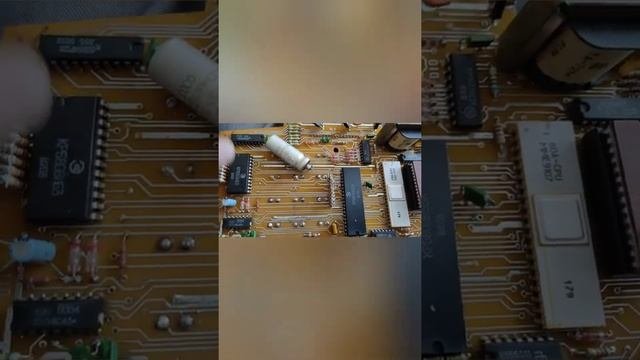КМ конденсаторы в старом телефоне.