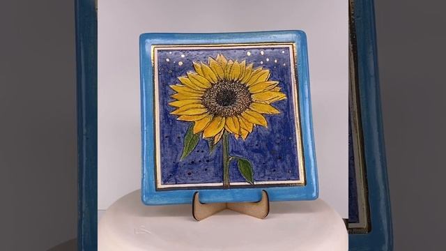 Sunflower Helianthus annuus Handmade Ceramic wall Plaque Decorated With 24k Gold смотреть онлайн