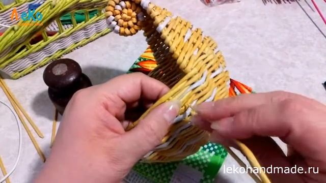 Бумажная лоза/ Пасхальная курочка из газетных трубочек/ Мастер-класс