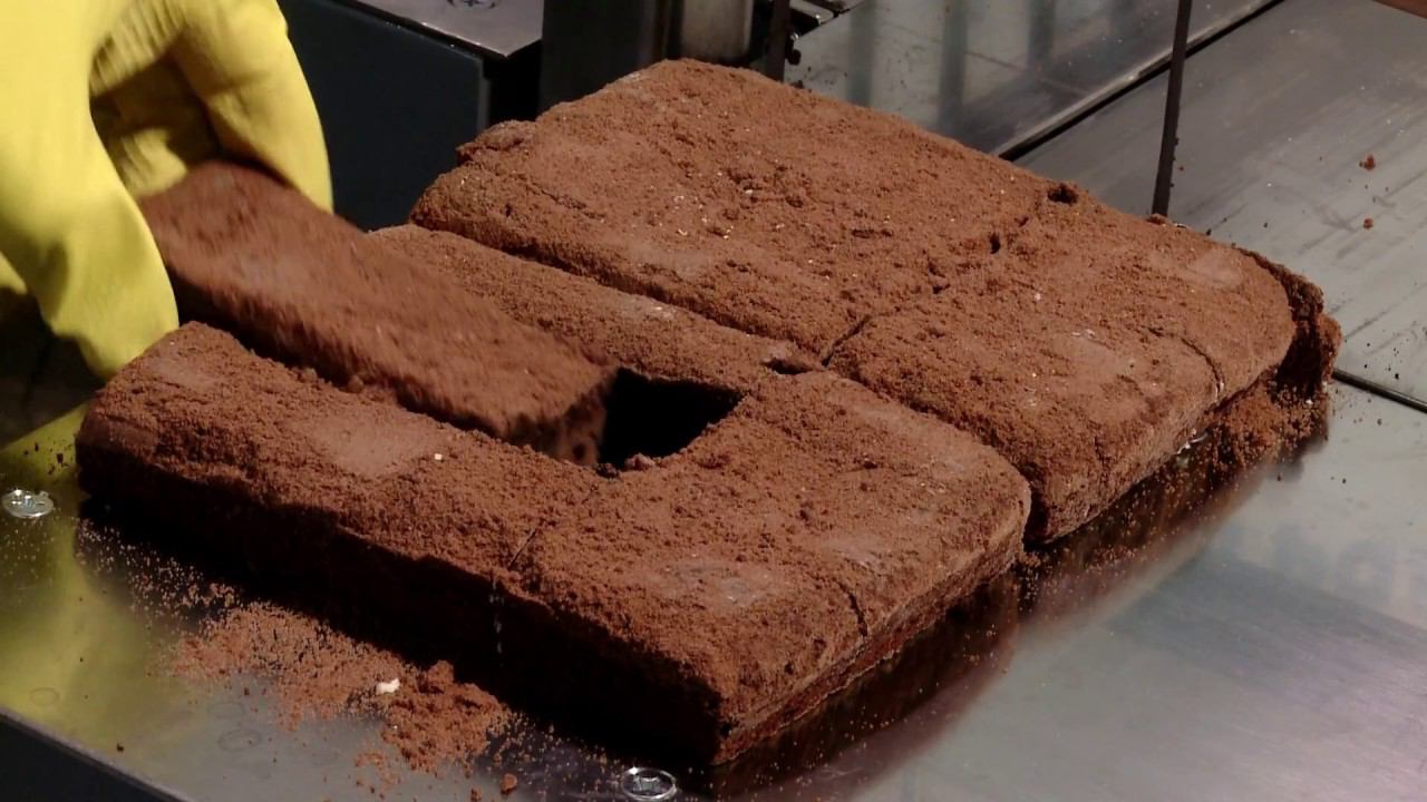 Машина резки кондитерских пластов и вафельных блоков МР-2Р смотреть онлайн