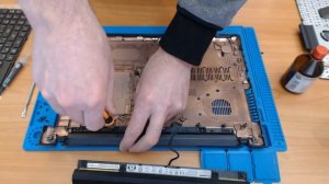 Разборка и чистка ноутбука Lenovo IdeaPad 100-15IBD (замена клавиатуры и батареи)