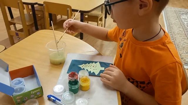 Художественно-эстетическое развитие. Рисование на ткани "Елочка" смотреть онлайн