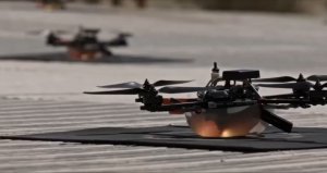 «Фейерверк», созданный из 100 дронов