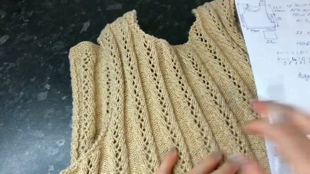 Летний топ спицами.