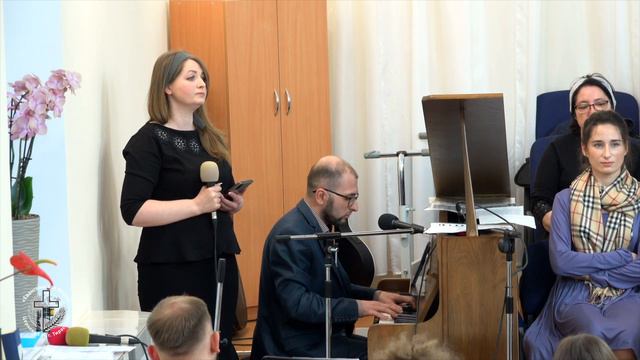 Пение "Это было давно, это было недавно", брат Александр и с. Лия,  ц. "Евангельская Весть" смотреть онлайн