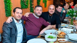 Азербайджанский юбилей (игра на сазе)