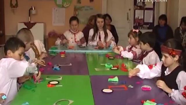 Виготовлення писанки з картону смотреть онлайн