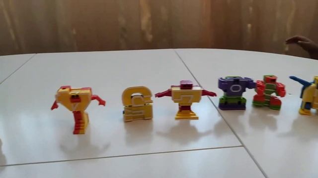 Робот цифра трансформер Цыфровой воин
