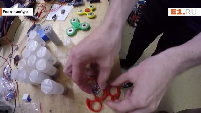 Инженер из Екатеринбурга поставил на поток печать спиннеров на 3D-принтере смотреть онлайн