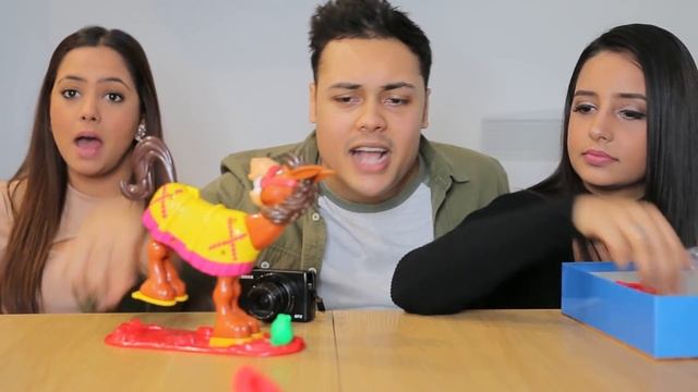 PLAYING 90s KIDS GAMES !!! (Playing Kids Games w/ My SISTERS) смотреть онлайн