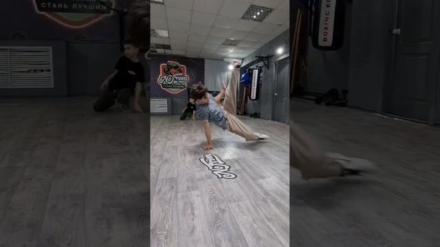 брейк данс / Илья Зайцев  / bboy HIT  / Комсомольск на амуре #nofrom #komsomolskonamure