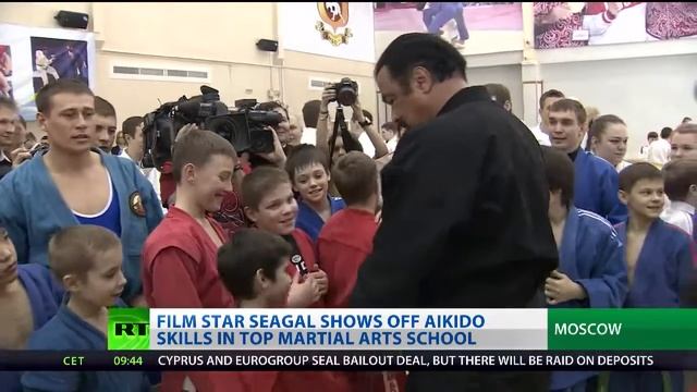 Action star Seagal shares aikido expertise with Russians смотреть онлайн