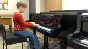 Г.Штёльцель-И.С.Бах  Менуэт-Трио соль-минор (исп. Федор Селивон, 8 лет)